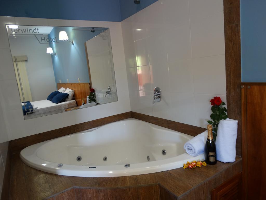 Terwindt Hotel Encarnacion Ngoại thất bức ảnh